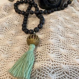 MELVIN TASSEL NECKLACE